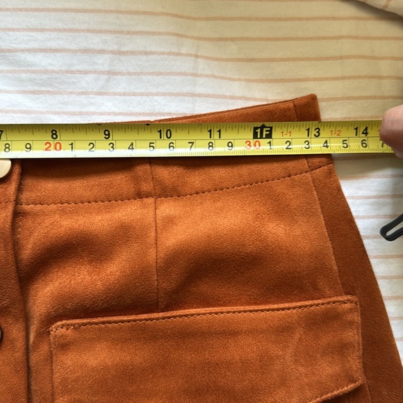 New MO&Co. women’s suede skirt - Picture 5 of 6